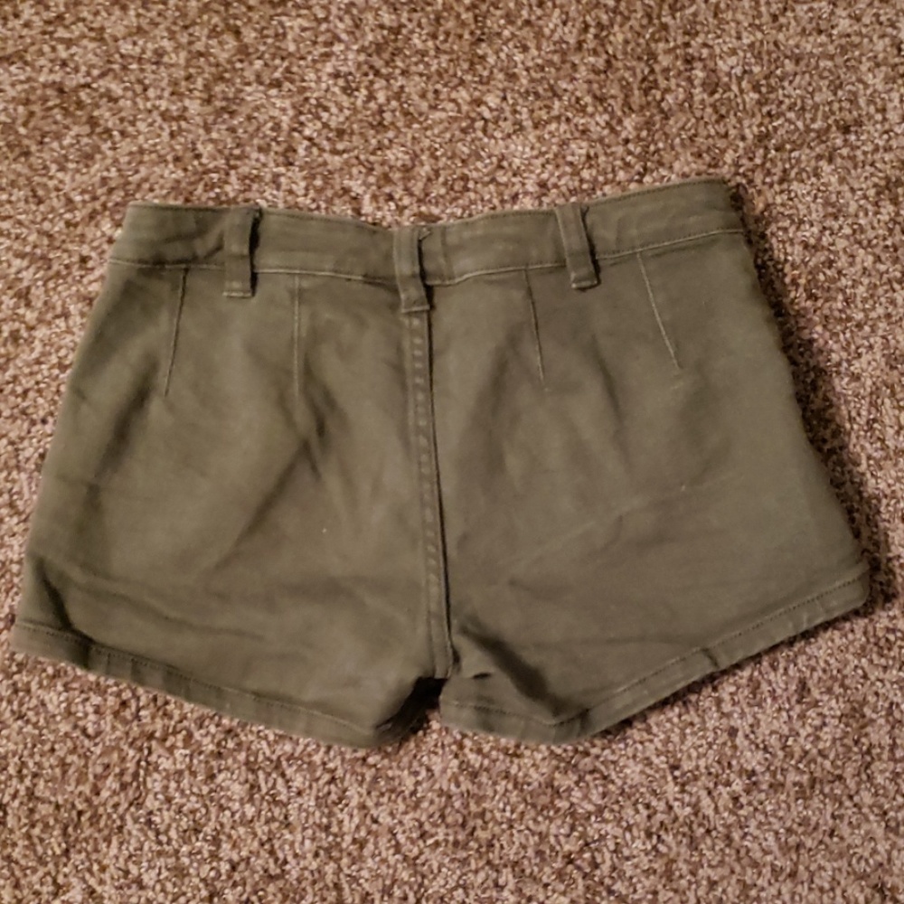 DELIAS RARE SHORTS - Picture 3 of 3